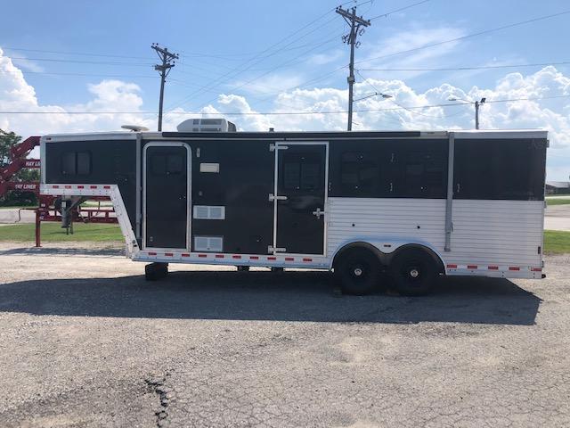 2001 Kiefer Built GenesisX340 Horse Trailer 2001 Kiefer Built GenesisX340 Horse Trailer