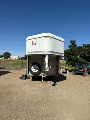 2001 Circle J Trailers Bronco Horse & Livestock