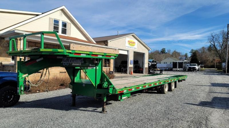 2015 Diamond C Trailers FMAX212 Power Dove Trailer 2015 Diamond C Trailers FMAX212 Power Dove Trailer