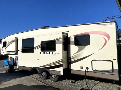 2016 29.5 BHDS Bunkhouse Fifth Wheel Travel Trailer Sleeps 9-10