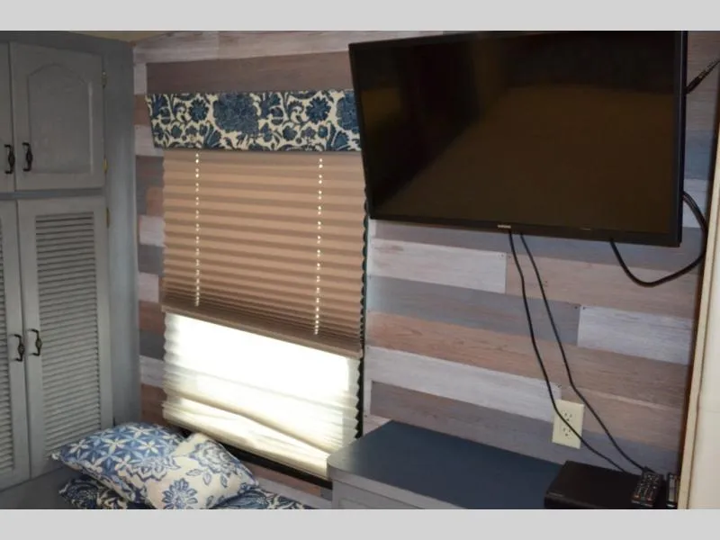 used Fifth Wheel Trailers Carriage Inc. Cameo for sale, in Titusville, FL Thumbnail 25