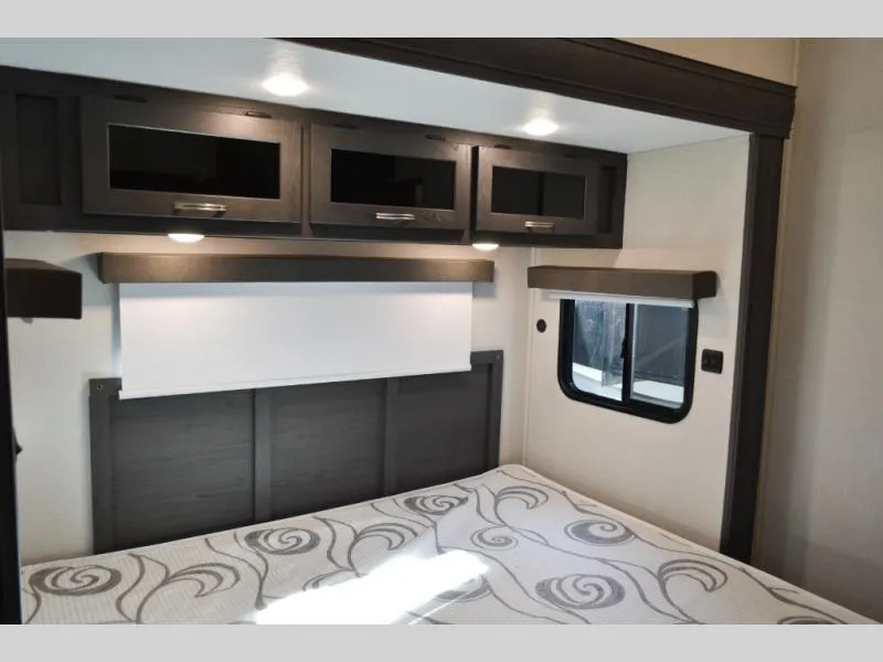 used Fifth Wheel Trailers Coachmen Brookstone for sale, in Titusville, FL Thumbnail 22