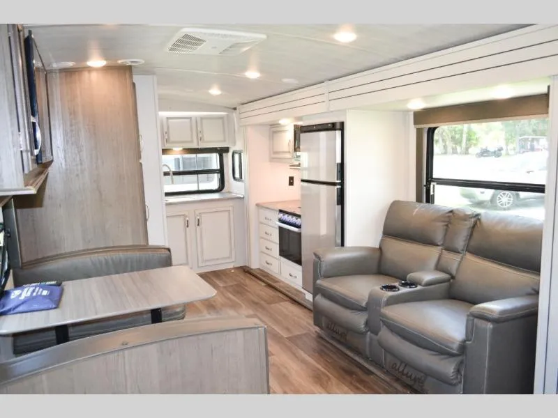 used Travel Trailers Keystone RV Cougar Half-Ton for sale, in Titusville, FL Thumbnail 5