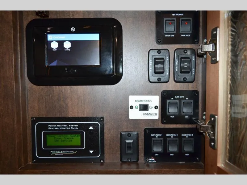 used Fifth Wheel Trailers Heartland RV Landmark 365 for sale, in Titusville, FL Thumbnail 18