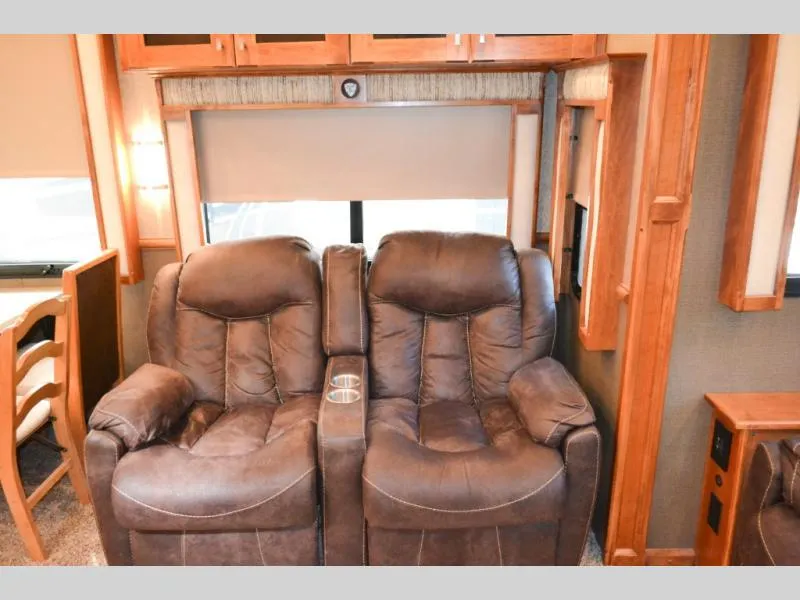 used Fifth Wheel Trailers Vanleigh RV Vilano for sale, in Titusville, FL Thumbnail 7