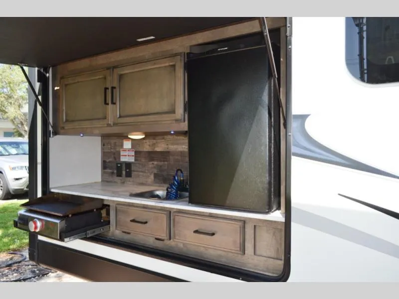 used Travel Trailers Venture SportTrek Touring Edition for sale, in Titusville, FL Thumbnail 28