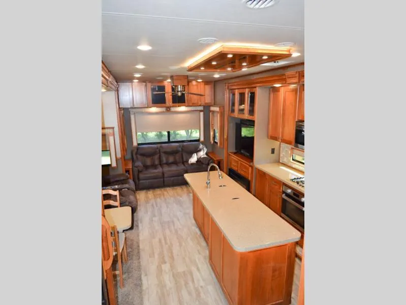 used Fifth Wheel Trailers Vanleigh RV Vilano for sale, in Titusville, FL Thumbnail 5