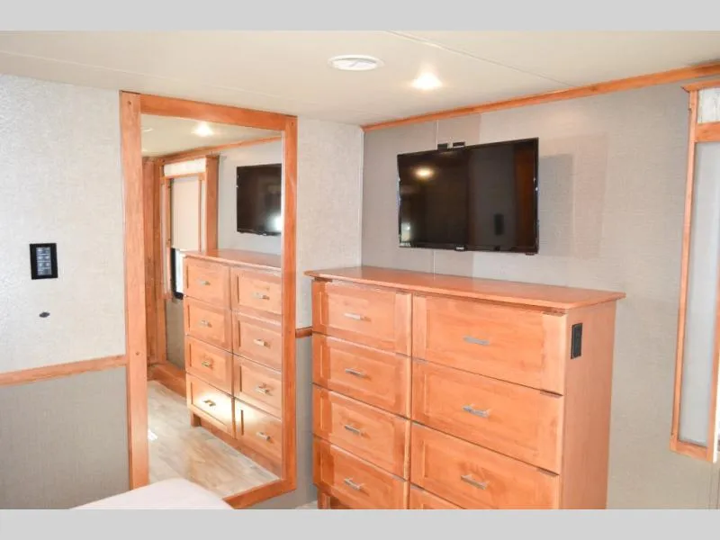 used Fifth Wheel Trailers Vanleigh RV Vilano for sale, in Titusville, FL Thumbnail 23