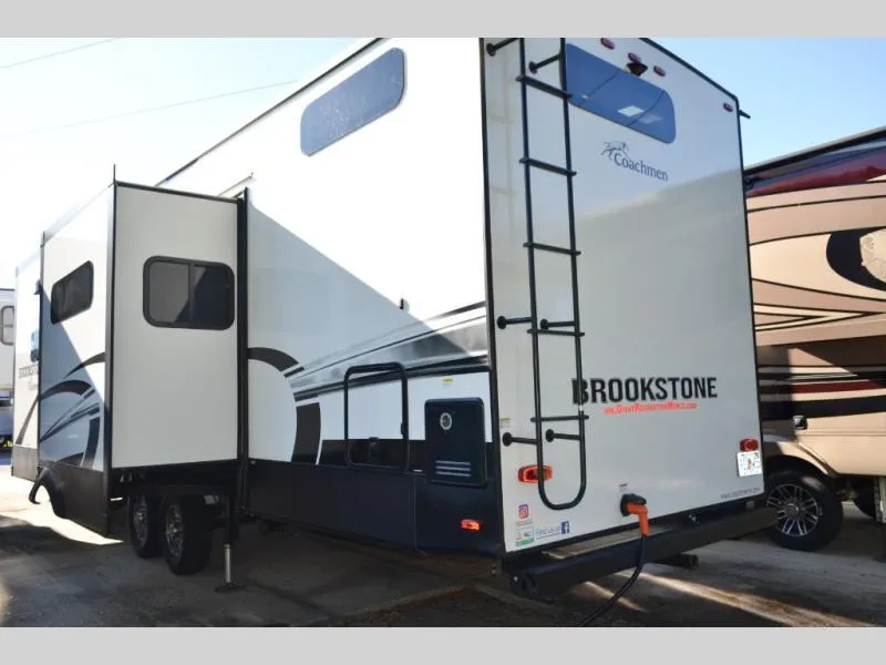 used Fifth Wheel Trailers Coachmen Brookstone for sale, in Titusville, FL Thumbnail 4