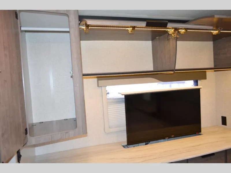 used Travel Trailers Lance Lance Travel Trailers for sale, in Titusville, FL Thumbnail 24