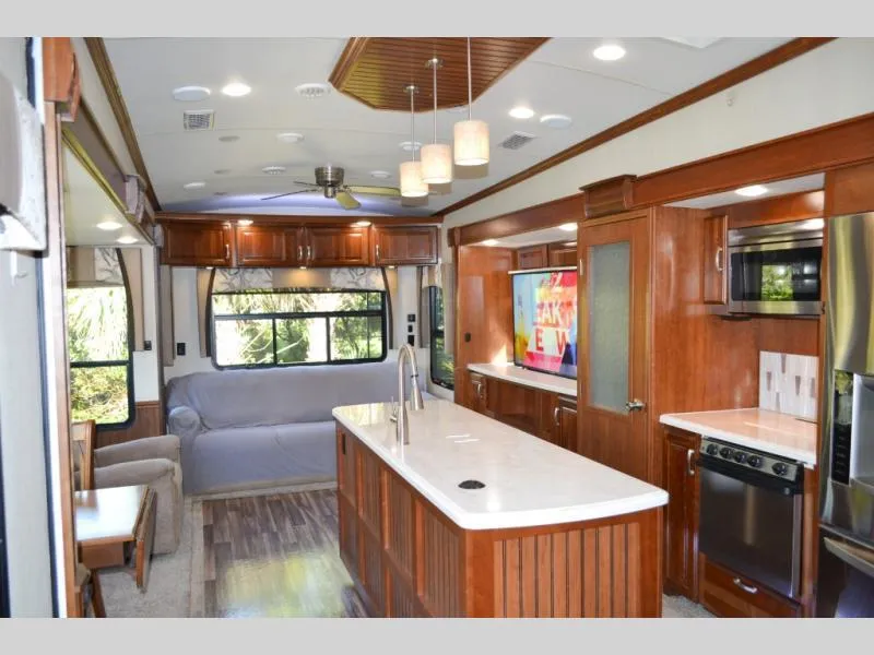 used Travel Trailers Forest River Cardinal for sale, in Titusville, FL Thumbnail 6