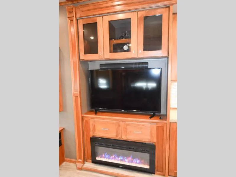 used Fifth Wheel Trailers Vanleigh RV Vilano for sale, in Titusville, FL Thumbnail 8