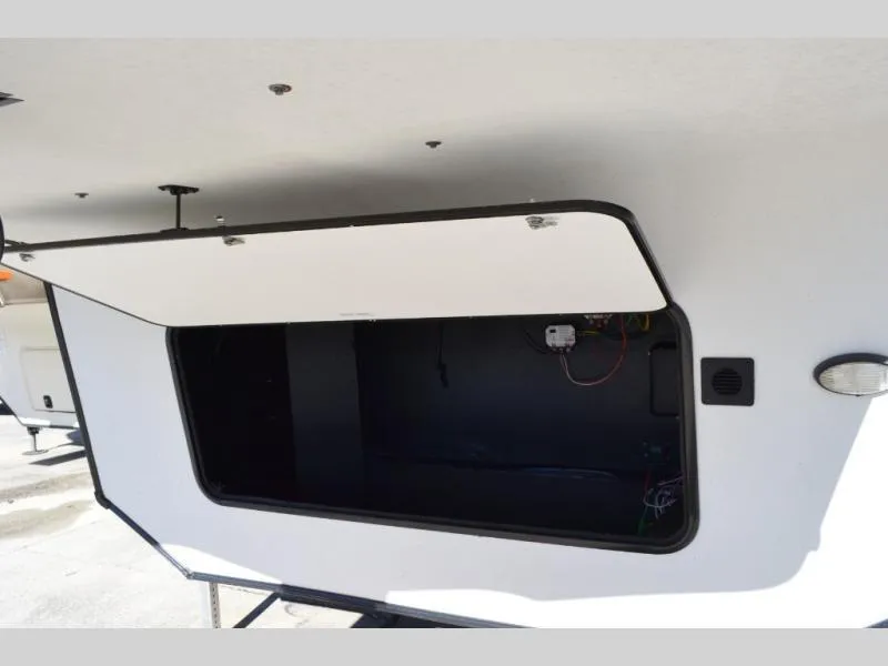 used Fifth Wheel Trailers Coachmen Brookstone for sale, in Titusville, FL Thumbnail 30