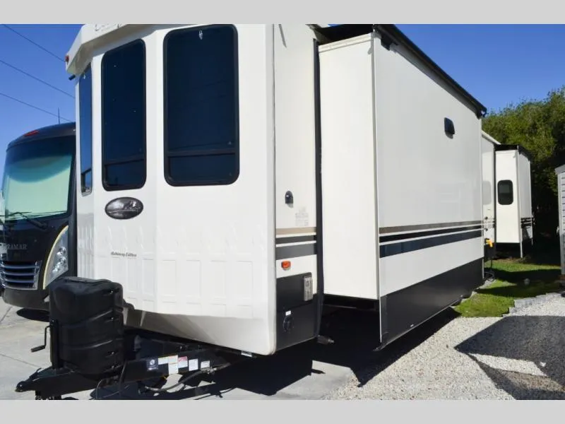 used Park Models Forest River Cedar Creek Cottage for sale, in Titusville, FL Thumbnail 3