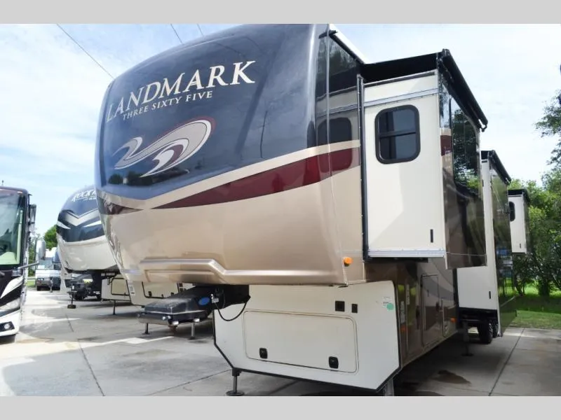 used Fifth Wheel Trailers Heartland RV Landmark 365 for sale, in Titusville, FL Thumbnail 3