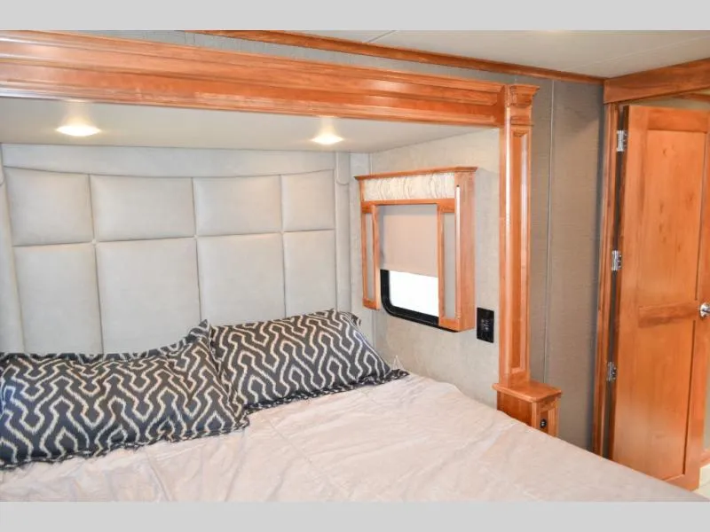 used Fifth Wheel Trailers Vanleigh RV Vilano for sale, in Titusville, FL Thumbnail 20