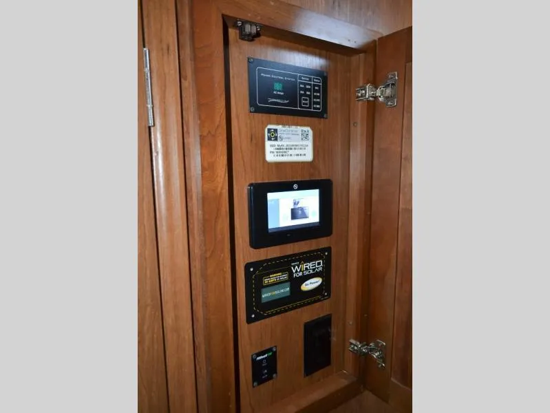 used Fifth Wheel Trailers Forest River Cardinal for sale, in Titusville, FL Thumbnail 22