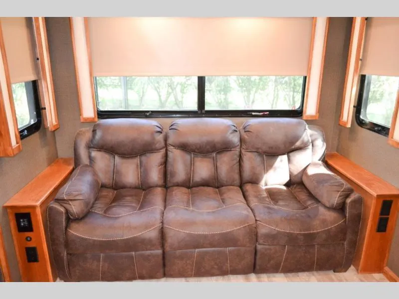 used Fifth Wheel Trailers Vanleigh RV Vilano for sale, in Titusville, FL Thumbnail 6