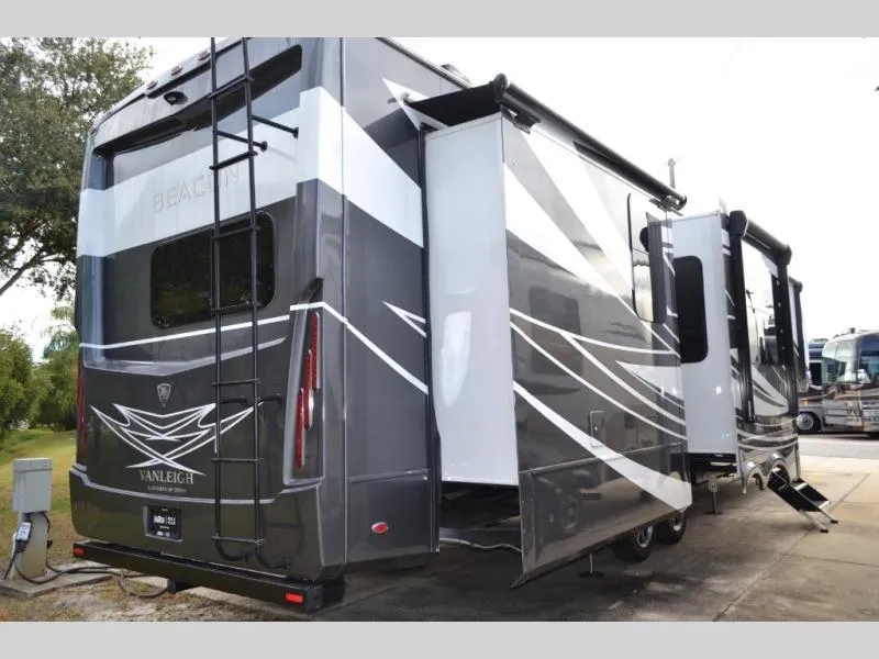 used Fifth Wheel Trailers Vanleigh RV Beacon for sale, in Titusville, FL Thumbnail 4