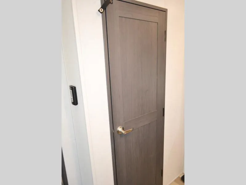 used Fifth Wheel Trailers Coachmen Brookstone for sale, in Titusville, FL Thumbnail 18