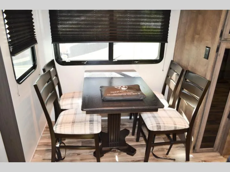 used Travel Trailers Venture SportTrek Touring Edition for sale, in Titusville, FL Thumbnail 15