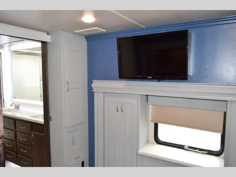 used Fifth Wheel Trailers Forest River Cedar Creek Hathaway Edition for sale, in Titusville, FL Thumbnail 26