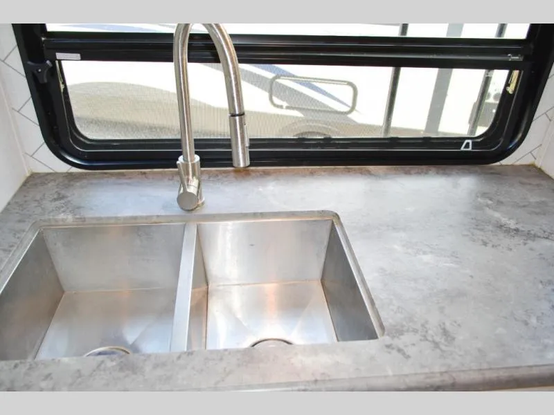 used Travel Trailers Keystone RV Cougar Half-Ton for sale, in Titusville, FL Thumbnail 14