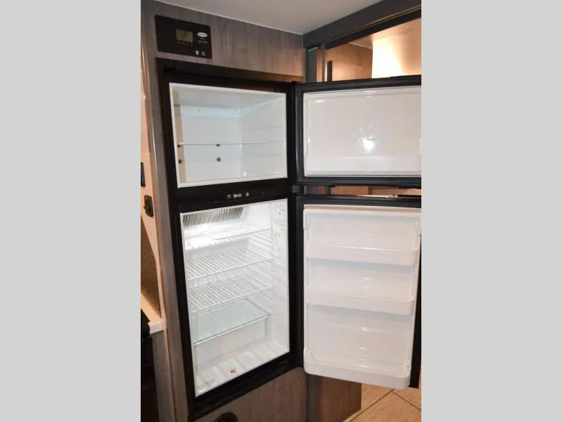 used Travel Trailers Lance Lance Travel Trailers for sale, in Titusville, FL Thumbnail 13