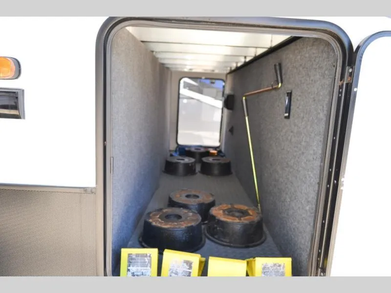 used Fifth Wheel Trailers Coachmen Brookstone for sale, in Titusville, FL Thumbnail 29