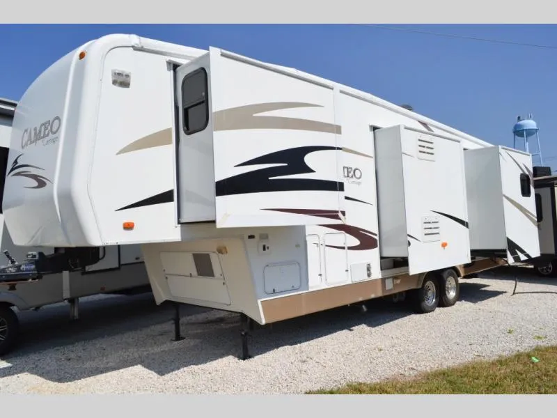 used Fifth Wheel Trailers Carriage Inc. Cameo for sale, in Titusville, FL Thumbnail 4