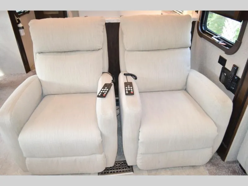 used Fifth Wheel Trailers Forest River Cedar Creek Hathaway Edition for sale, in Titusville, FL Thumbnail 8