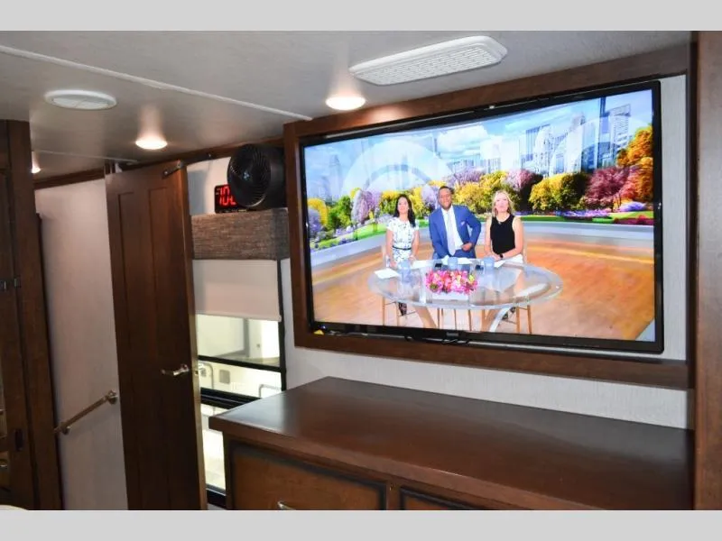 used Fifth Wheel Trailers Heartland RV Landmark 365 for sale, in Titusville, FL Thumbnail 24