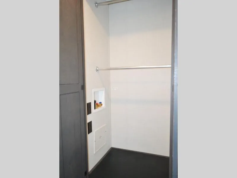 used Fifth Wheel Trailers Coachmen Brookstone for sale, in Titusville, FL Thumbnail 28