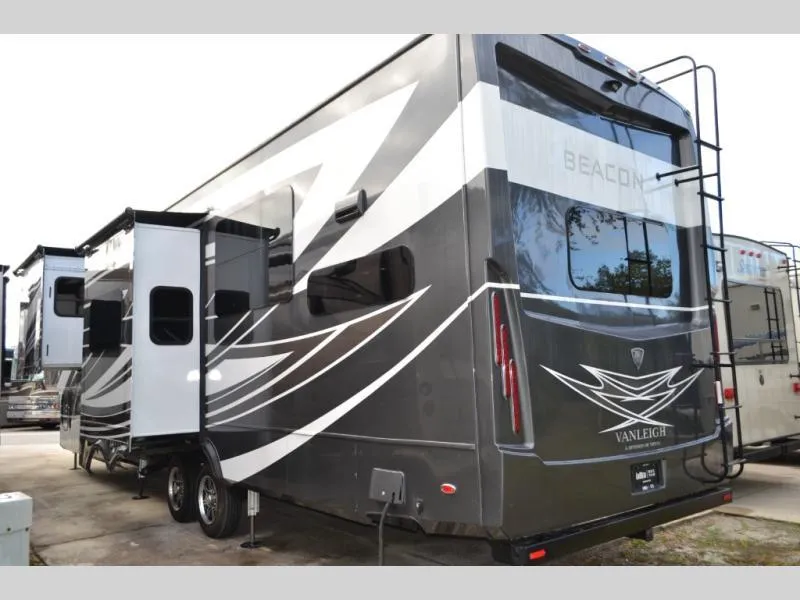 used Fifth Wheel Trailers Vanleigh RV Beacon for sale, in Titusville, FL Thumbnail 5