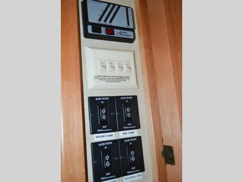 used Fifth Wheel Trailers Carriage Inc. Cameo for sale, in Titusville, FL Thumbnail 19