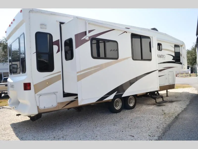 2007 Carriage F33CKQ