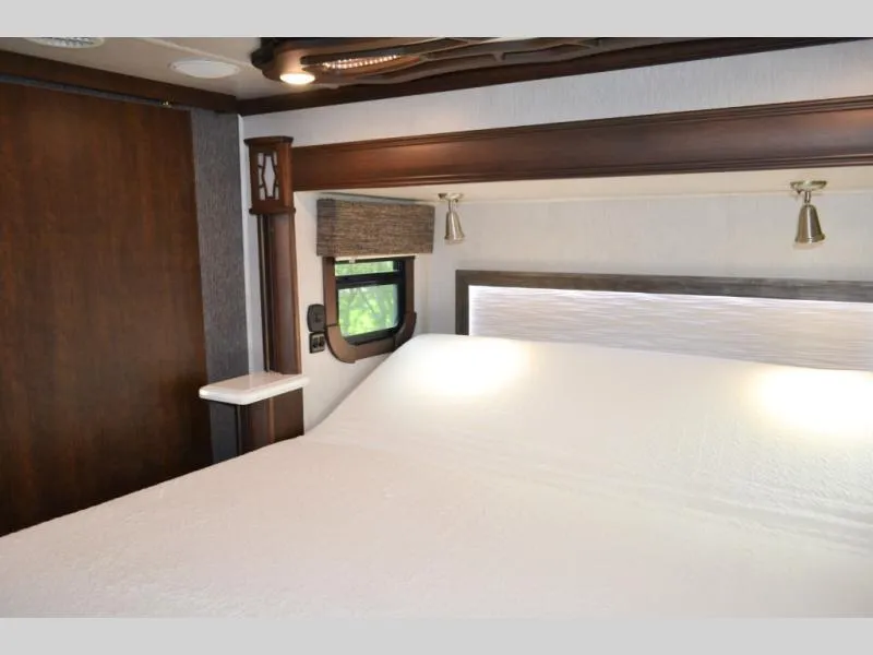 used Fifth Wheel Trailers Heartland RV Landmark 365 for sale, in Titusville, FL Thumbnail 22