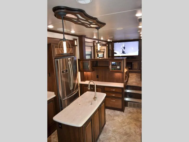 used Fifth Wheel Trailers Heartland RV Landmark 365 for sale, in Titusville, FL Thumbnail 21