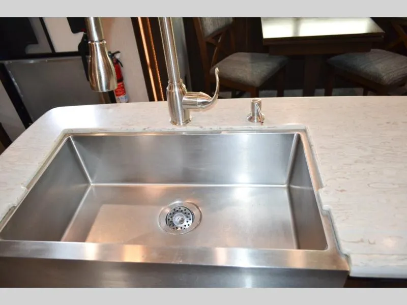 used Fifth Wheel Trailers Heartland RV Landmark 365 for sale, in Titusville, FL Thumbnail 15