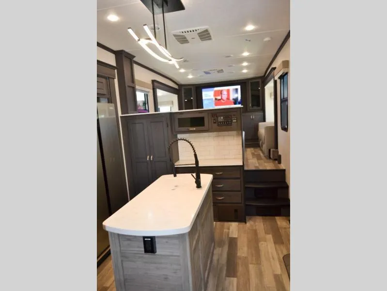 used Fifth Wheel Trailers Coachmen Brookstone for sale, in Titusville, FL Thumbnail 20