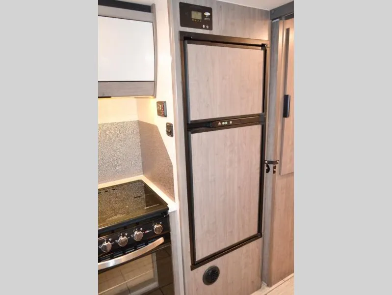 used Travel Trailers Lance Lance Travel Trailers for sale, in Titusville, FL Thumbnail 12