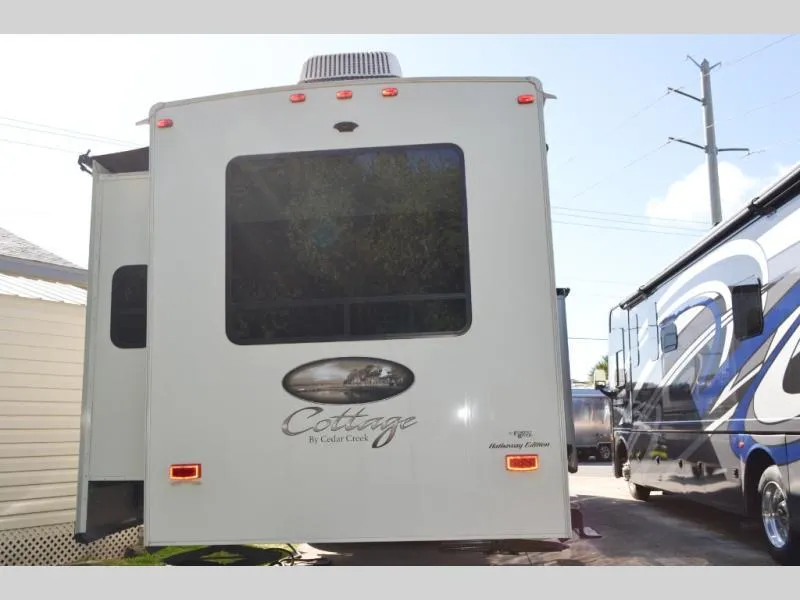 used Park Models Forest River Cedar Creek Cottage for sale, in Titusville, FL Thumbnail 4