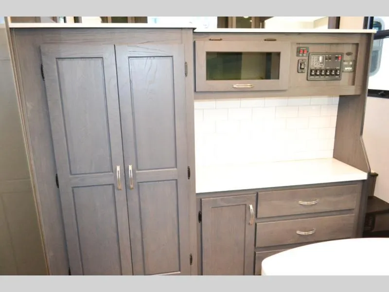 used Fifth Wheel Trailers Coachmen Brookstone for sale, in Titusville, FL Thumbnail 16