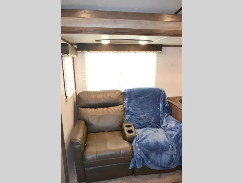 used Travel Trailers Keystone RV Passport for sale, in Titusville, FL Thumbnail 6