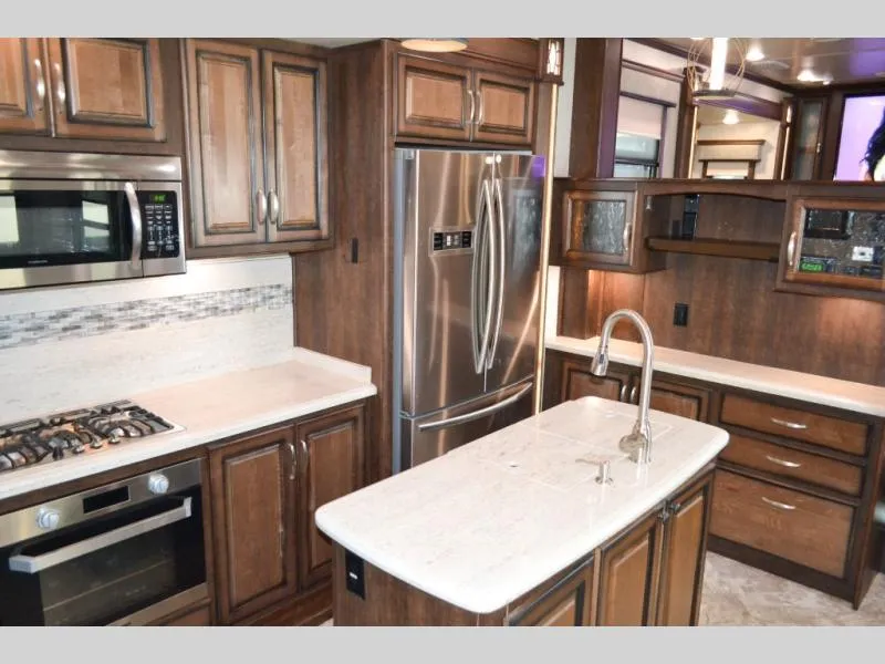 used Fifth Wheel Trailers Heartland RV Landmark 365 for sale, in Titusville, FL Thumbnail 10