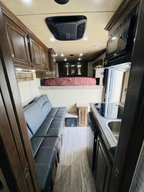 new Horse Trailers Sundowner Trailers  for sale, in Willspoint, TX Thumbnail 8