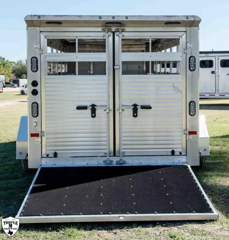 used Horse Trailers Sundowner Trailers  for sale, in Willspoint, TX Thumbnail 13