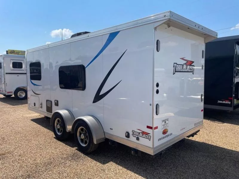 used Horse Trailers Sundowner Trailers  for sale, in Willspoint, TX Thumbnail 2