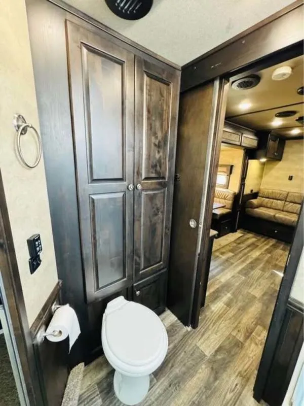 used Horse Trailers Merhow Trailers  for sale, in Willspoint, TX Thumbnail 16