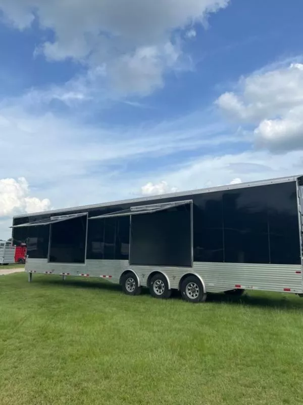 2020 Sundowner Trailers 40' XTRA RAMP OVER Horse Trailer